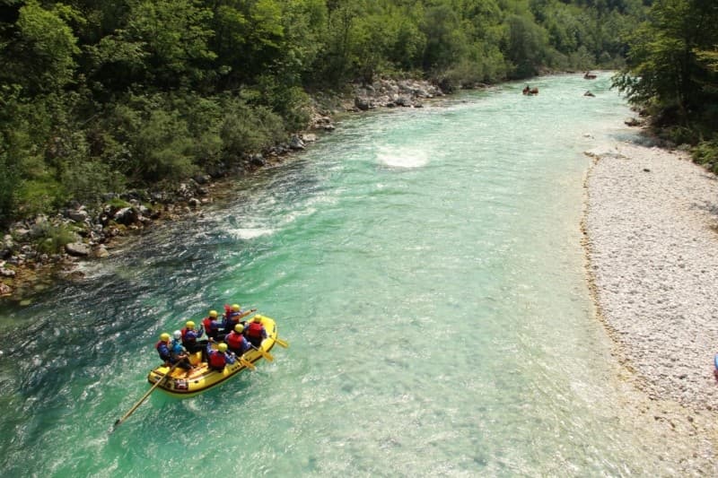 Rafting po reki Soči z brezplačnim najemom piknik prostora